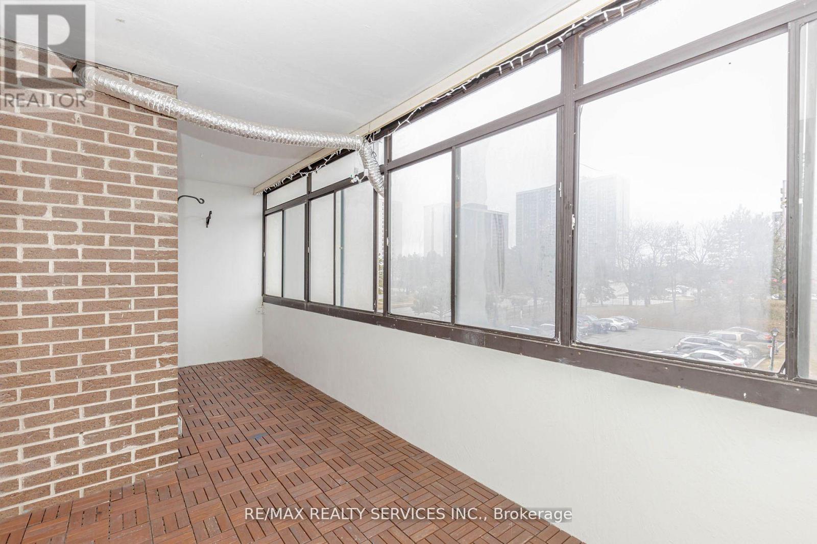 304 - 18 Knightsbridge Road, Brampton (Queen Street Corridor), Ontario  L6T 3X5 - Photo 36 - W13037268