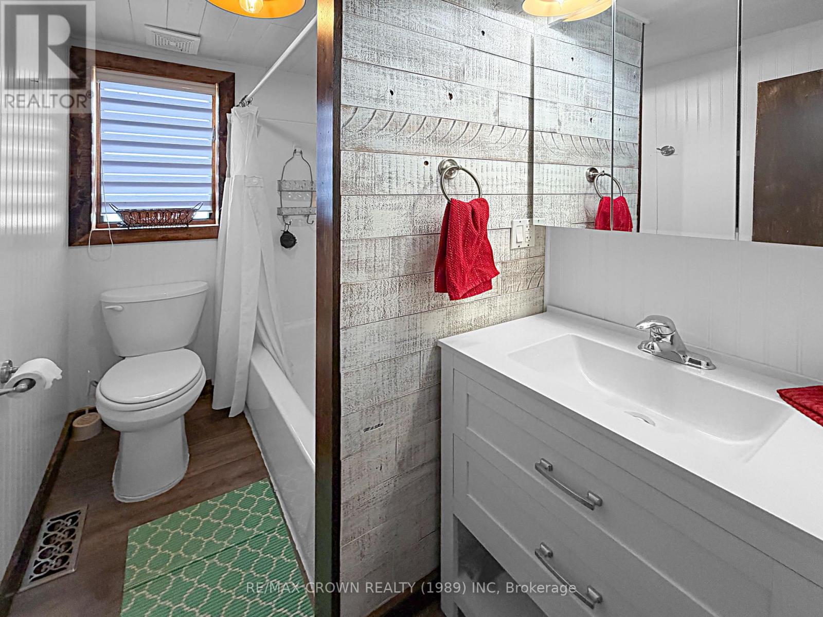 135 Queen Street, Mattice-Val Cote, Ontario  P0L 1T0 - Photo 10 - T13037394