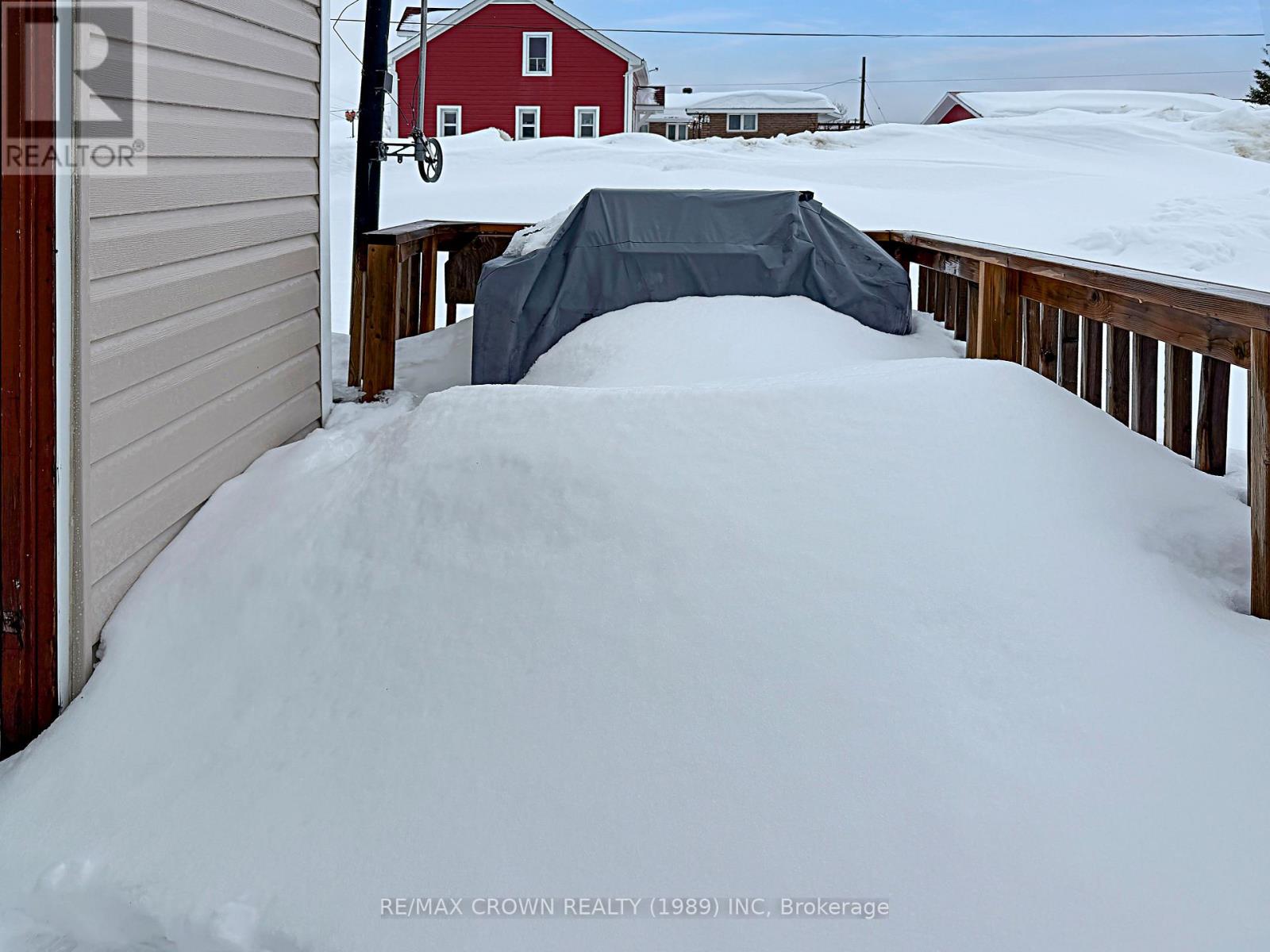 135 Queen Street, Mattice-Val Cote, Ontario  P0L 1T0 - Photo 23 - T13037394