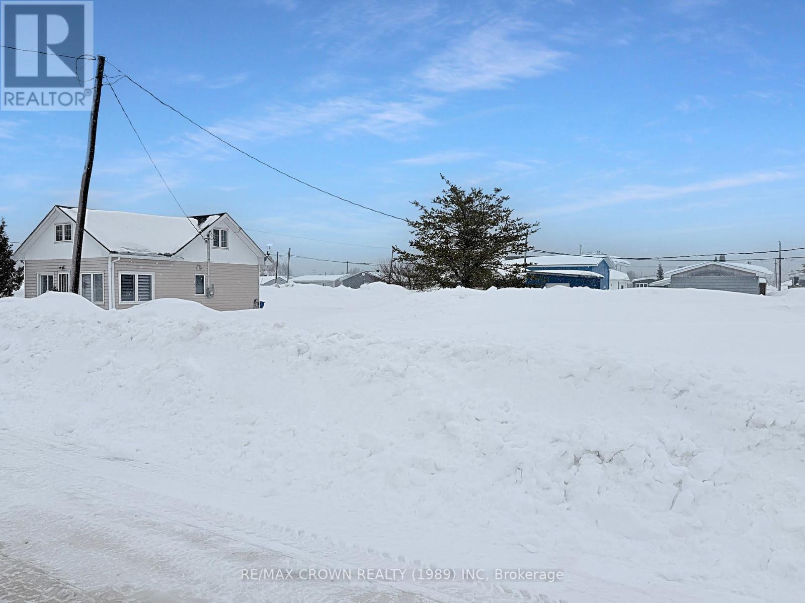 135 Queen Street, Mattice-Val Cote, Ontario  P0L 1T0 - Photo 33 - T13037394