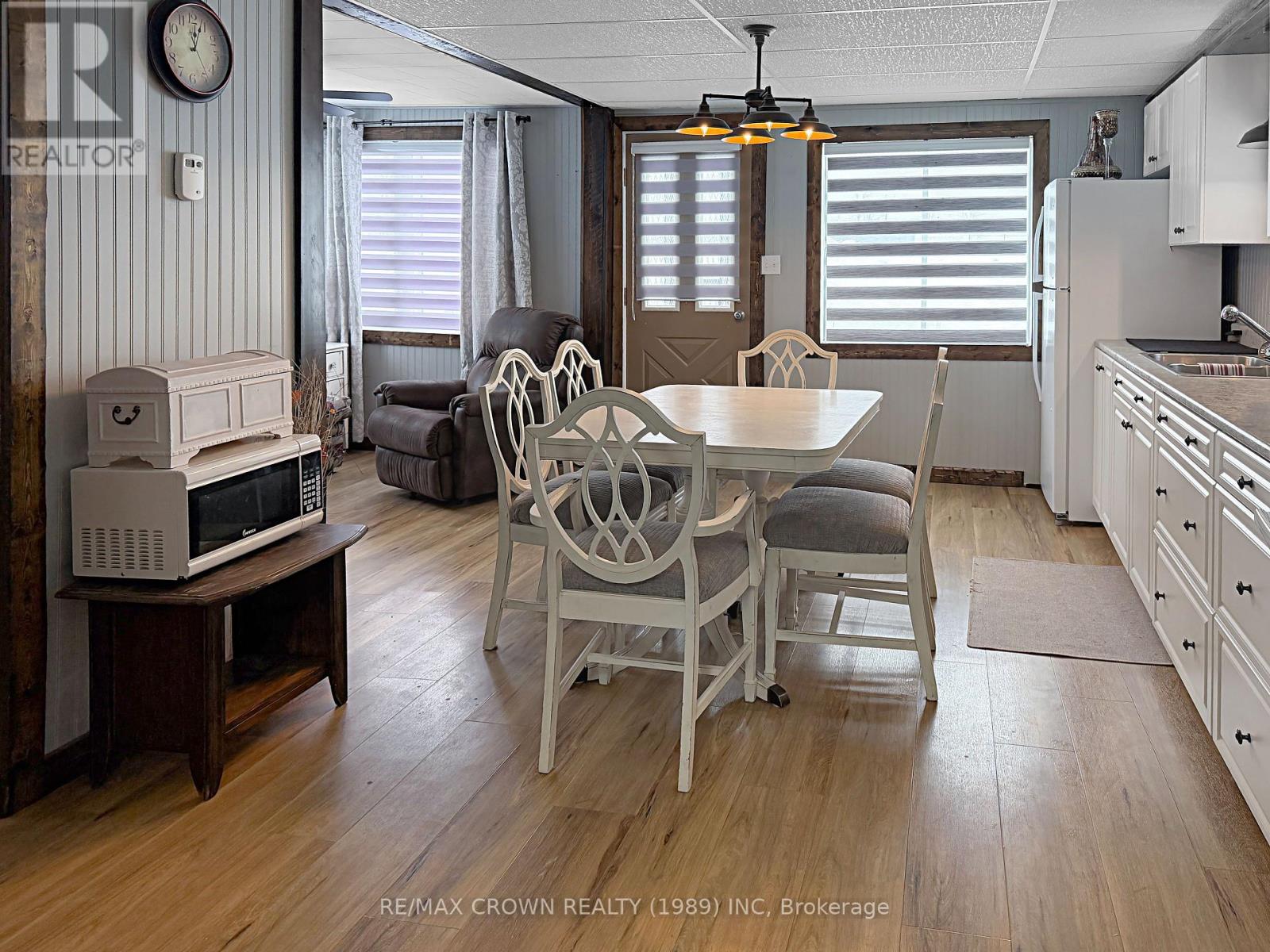 135 Queen Street, Mattice-Val Cote, Ontario  P0L 1T0 - Photo 4 - T13037394