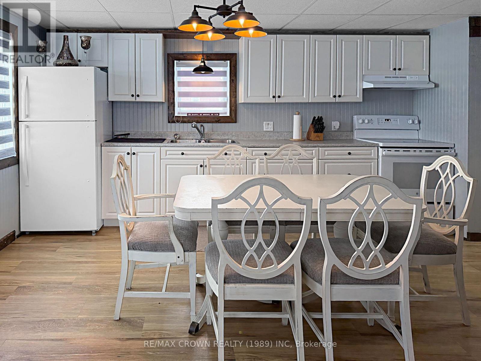 135 Queen Street, Mattice-Val Cote, Ontario  P0L 1T0 - Photo 6 - T13037394