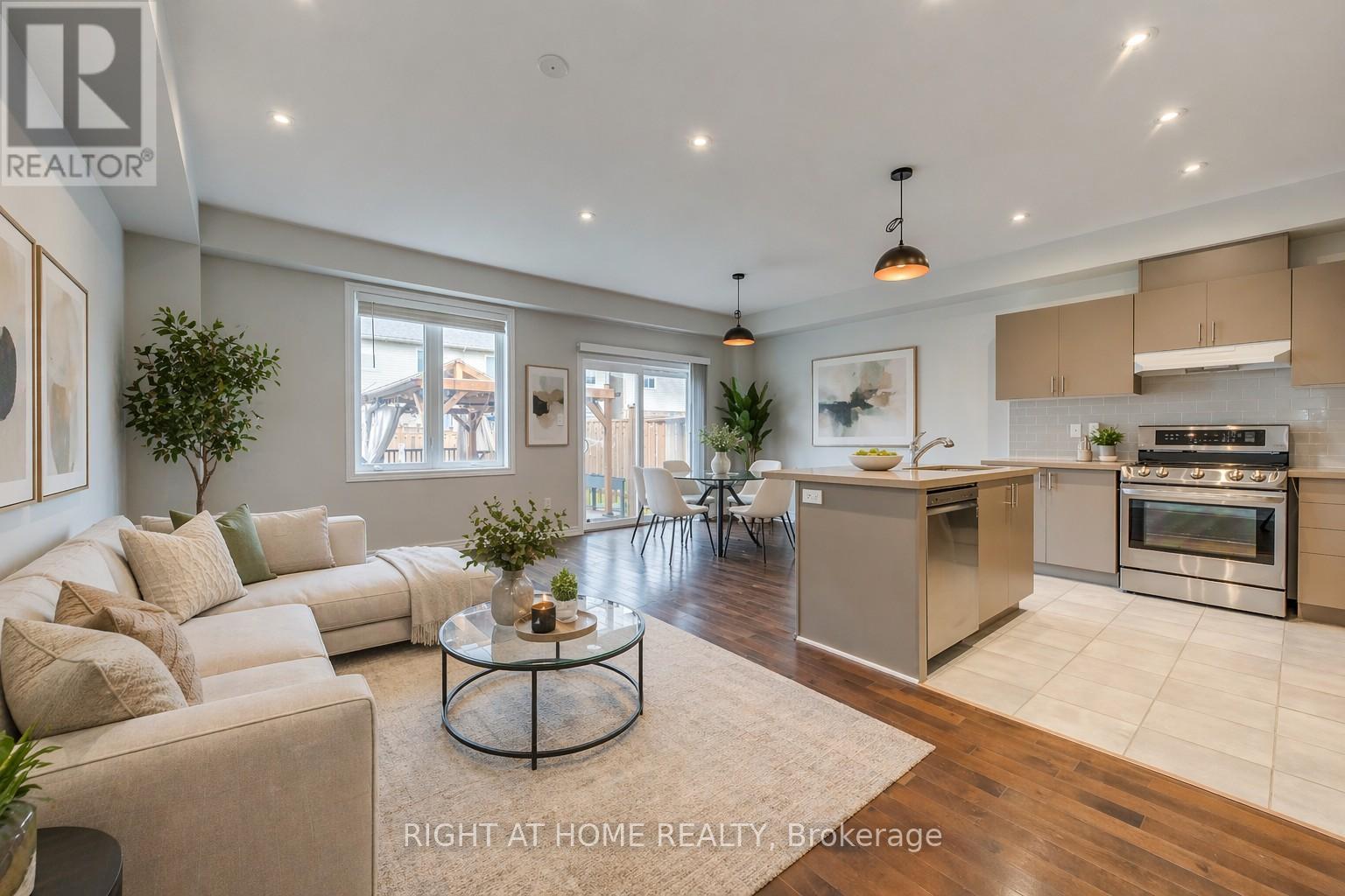 105 SONOMA LANE, Hamilton, Ontario