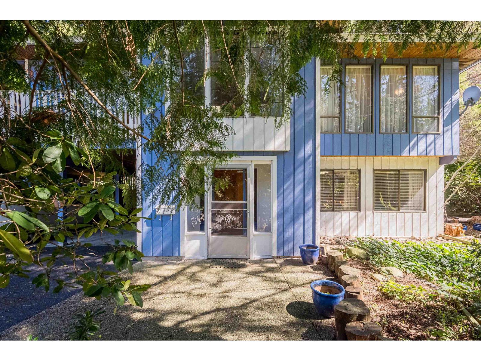 10544 Suncrest Drive, Delta, British Columbia  V4C 2N5 - Photo 3 - R3114081