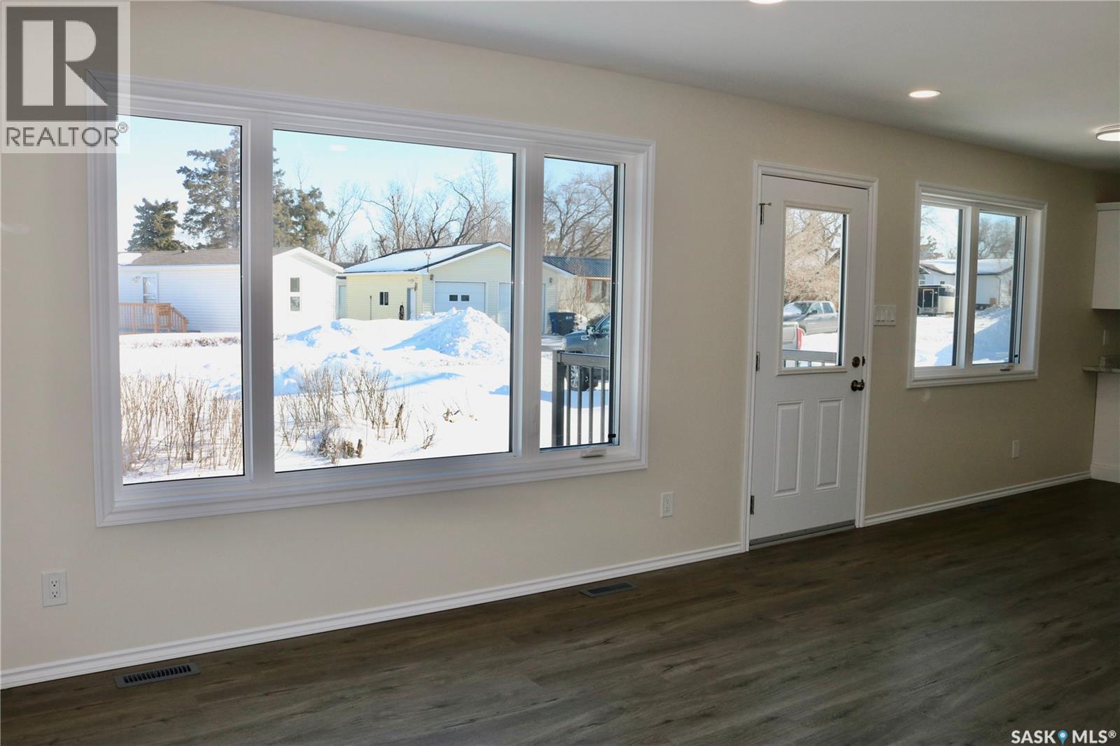 511 1st Avenue, Wapella, Saskatchewan  S0G 4Z0 - Photo 4 - SK028485