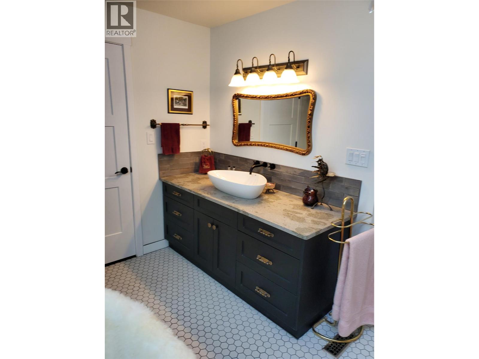 1301 Fir Avenue, Merritt, British Columbia  V1S 1L1 - Photo 24 - 10384365