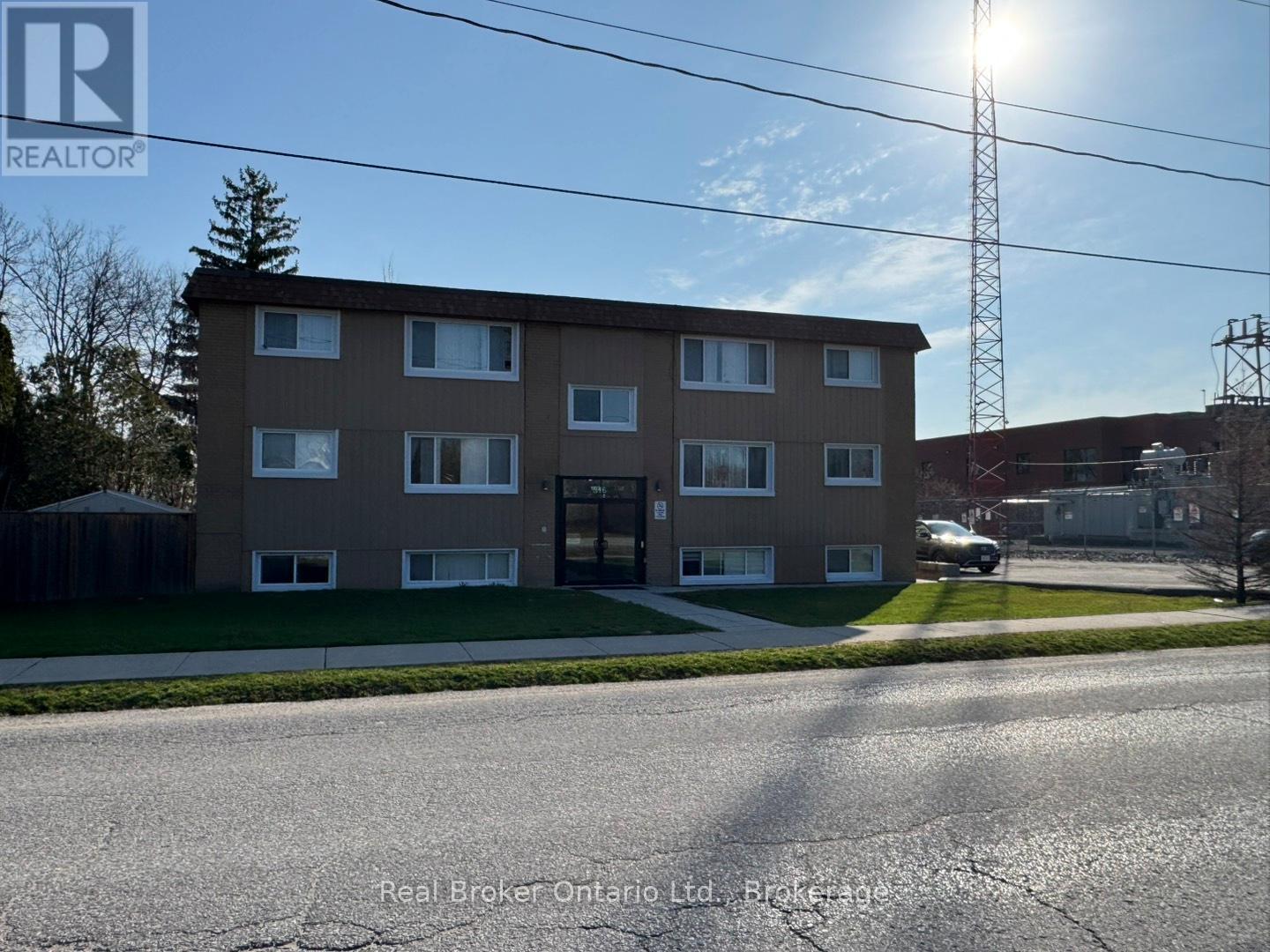 10 - 316 Peter Street N, Orillia, Ontario  L3V 5A2 - Photo 2 - S12892580