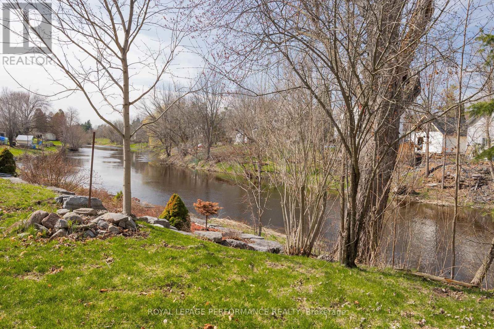 19683 William Street, South Glengarry, Ontario  K0C 2J0 - Photo 35 - X12909464