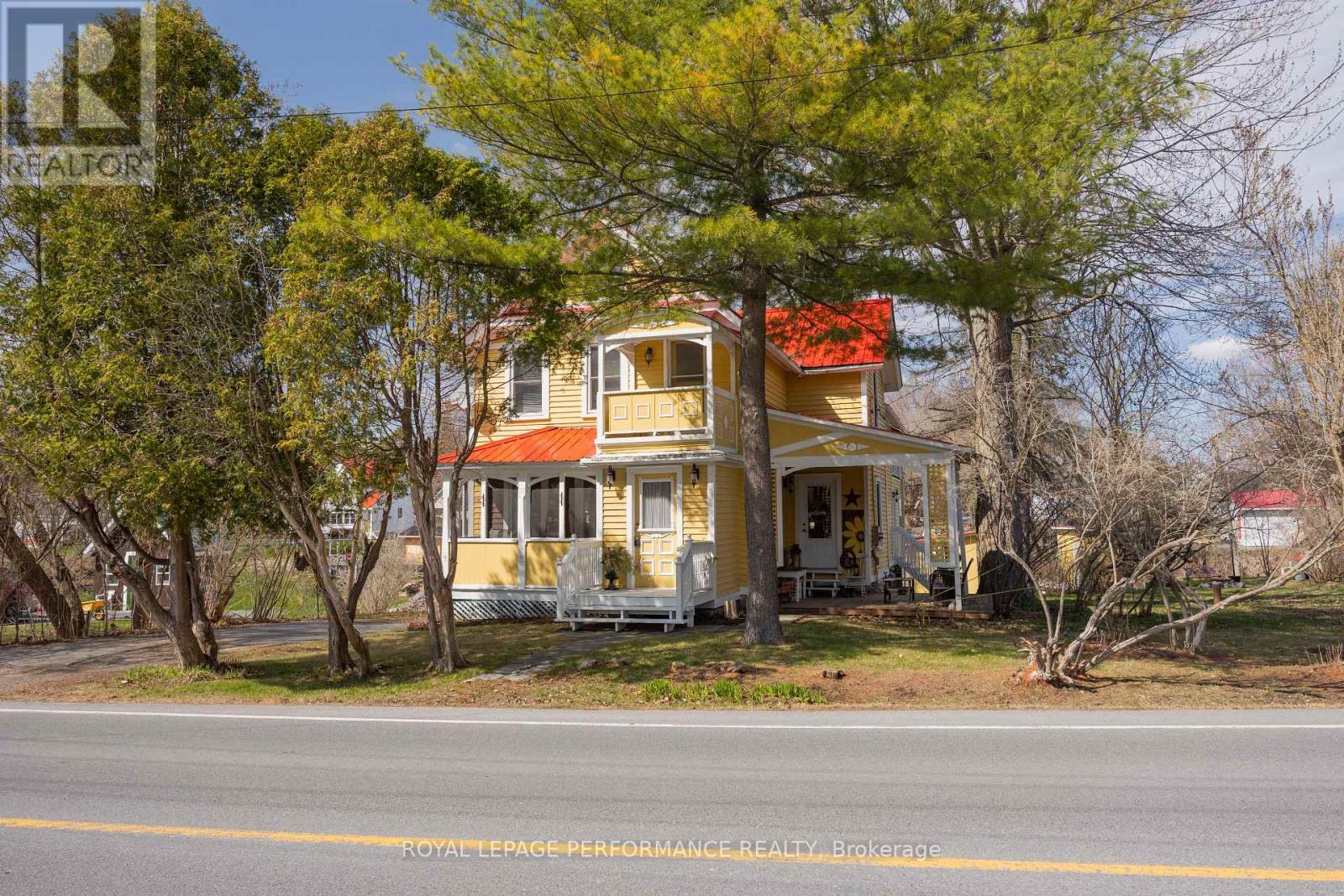 19683 William Street, South Glengarry, Ontario  K0C 2J0 - Photo 3 - X12909464