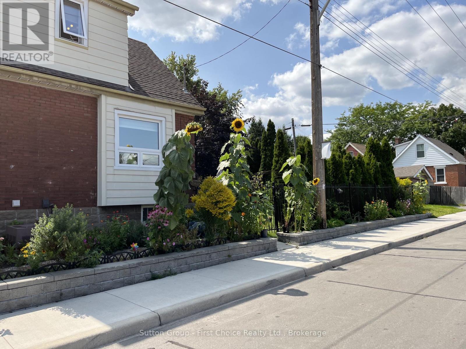 105 Barons Avenue N, Hamilton, Ontario  L8H 5A5 - Photo 25 - X12929480