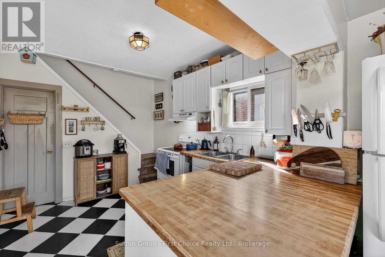 105 Barons Avenue N, Hamilton, Ontario  L8H 5A5 - Photo 9 - X12929480