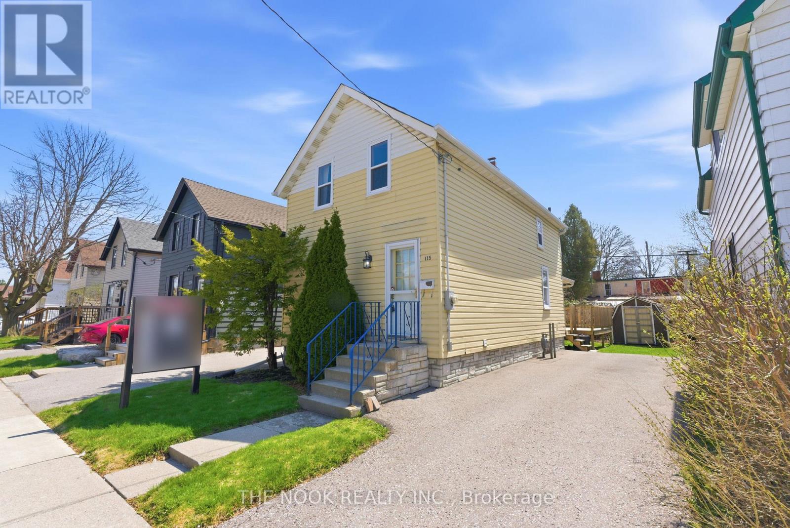 115 Banting Avenue, Oshawa, Ontario  L1H 2M5 - Photo 2 - E12940964
