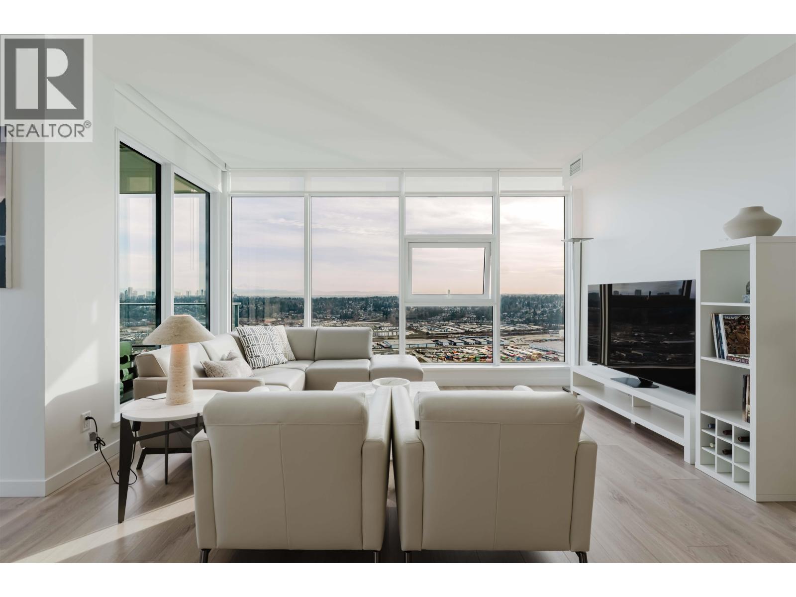 4605 680 Quayside Drive, New Westminster, British Columbia  V3M 0P2 - Photo 2 - R3115202