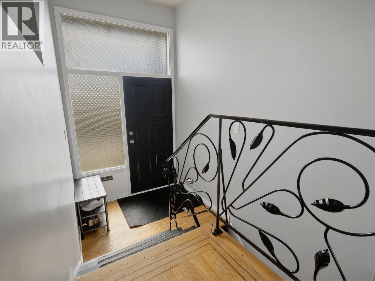 1501 Eighth Avenue, New Westminster, British Columbia  V3M 2S5 - Photo 2 - R3115189