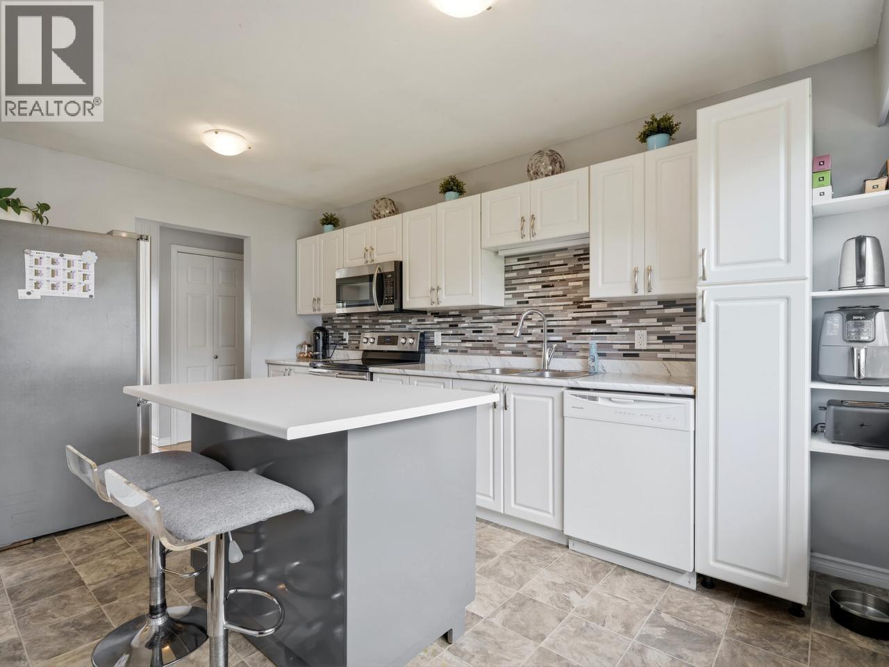 1501 Eighth Avenue, New Westminster, British Columbia  V3M 2S5 - Photo 3 - R3115189