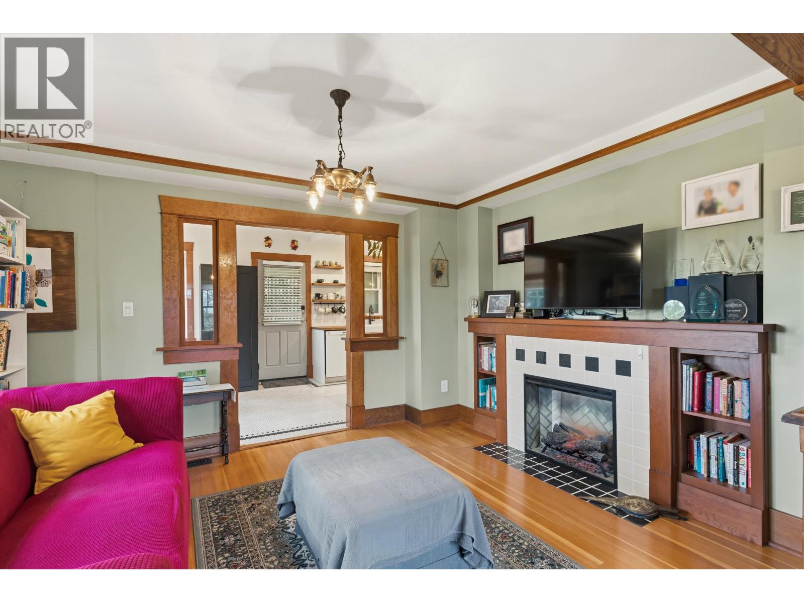 905 Third Avenue, New Westminster, British Columbia  V3M 1P4 - Photo 5 - R3115192