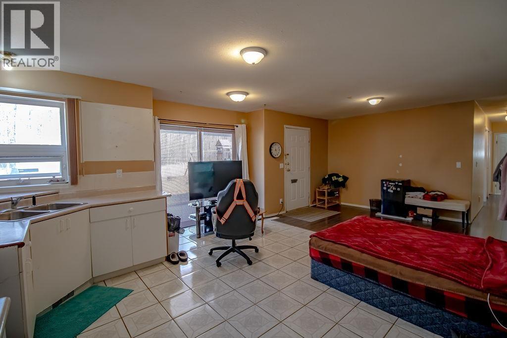 252 Elm Street, Fort St. James, British Columbia  V0J 1P0 - Photo 31 - R3111108