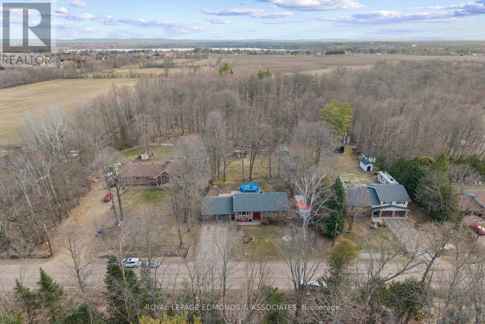 1486 Wilson Road, Laurentian Valley, Ontario  K8A 6W4 - Photo 4 - X12789370