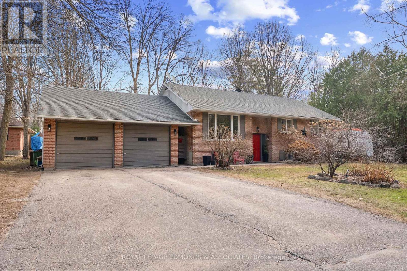 1486 Wilson Road, Laurentian Valley, Ontario  K8A 6W4 - Photo 2 - X12789370