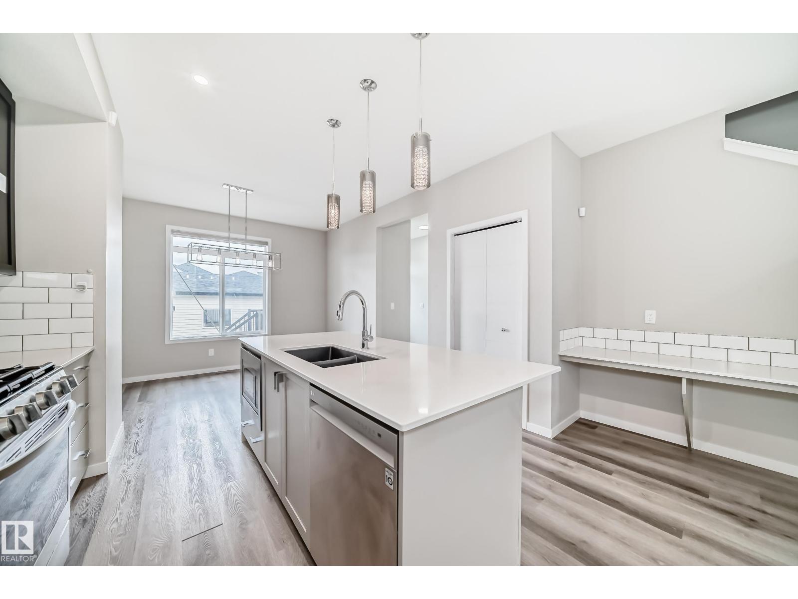 2027 160 St Sw, Edmonton, Alberta  T6W 4E7 - Photo 12 - E4483459