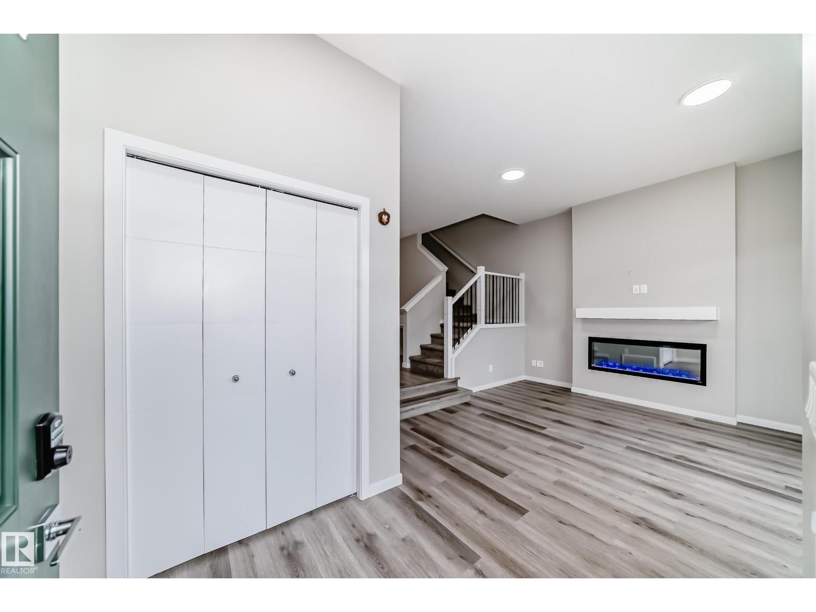 2027 160 St Sw, Edmonton, Alberta  T6W 4E7 - Photo 6 - E4483459