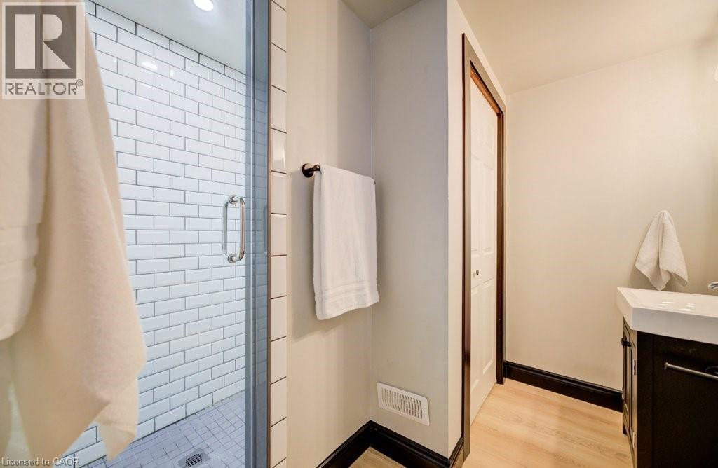 8 Spring Street E, Waterloo, Ontario  N2J 2L8 - Photo 46 - 40823288