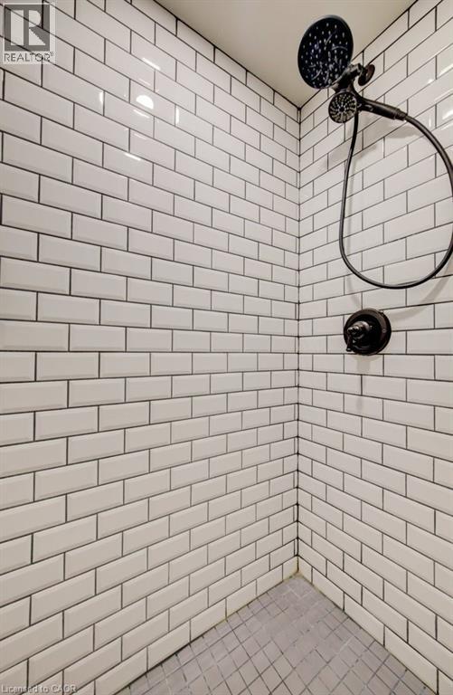 8 Spring Street E, Waterloo, Ontario  N2J 2L8 - Photo 47 - 40823288