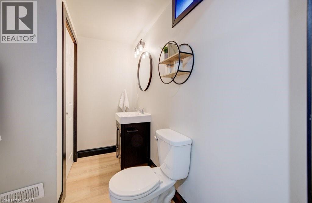 8 Spring Street E, Waterloo, Ontario  N2J 2L8 - Photo 45 - 40823288