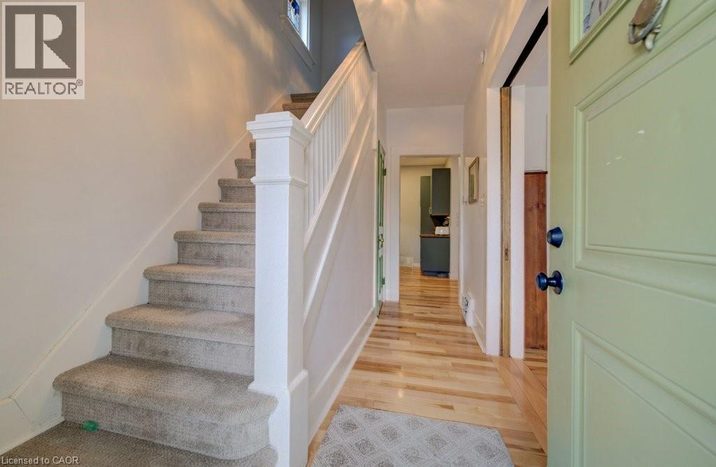 8 Spring Street E, Waterloo, Ontario  N2J 2L8 - Photo 5 - 40823288