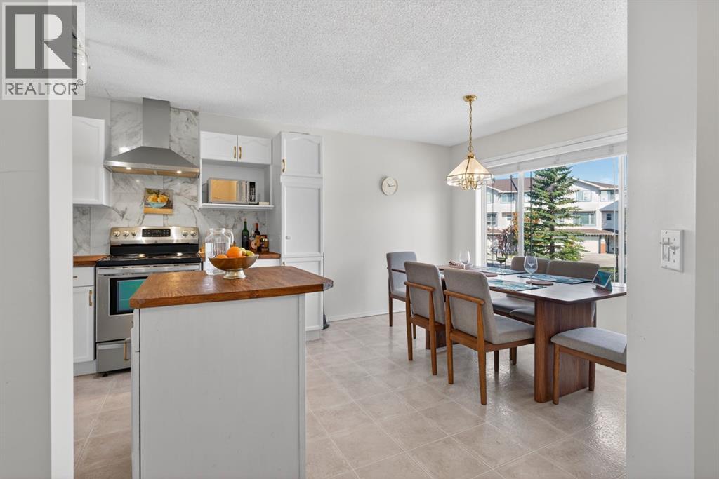 121 Rocky Ridge Court Nw, Calgary, Alberta  T3G 4S7 - Photo 11 - A2302580