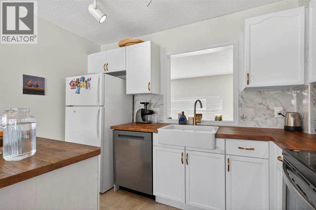 121 Rocky Ridge Court Nw, Calgary, Alberta  T3G 4S7 - Photo 16 - A2302580