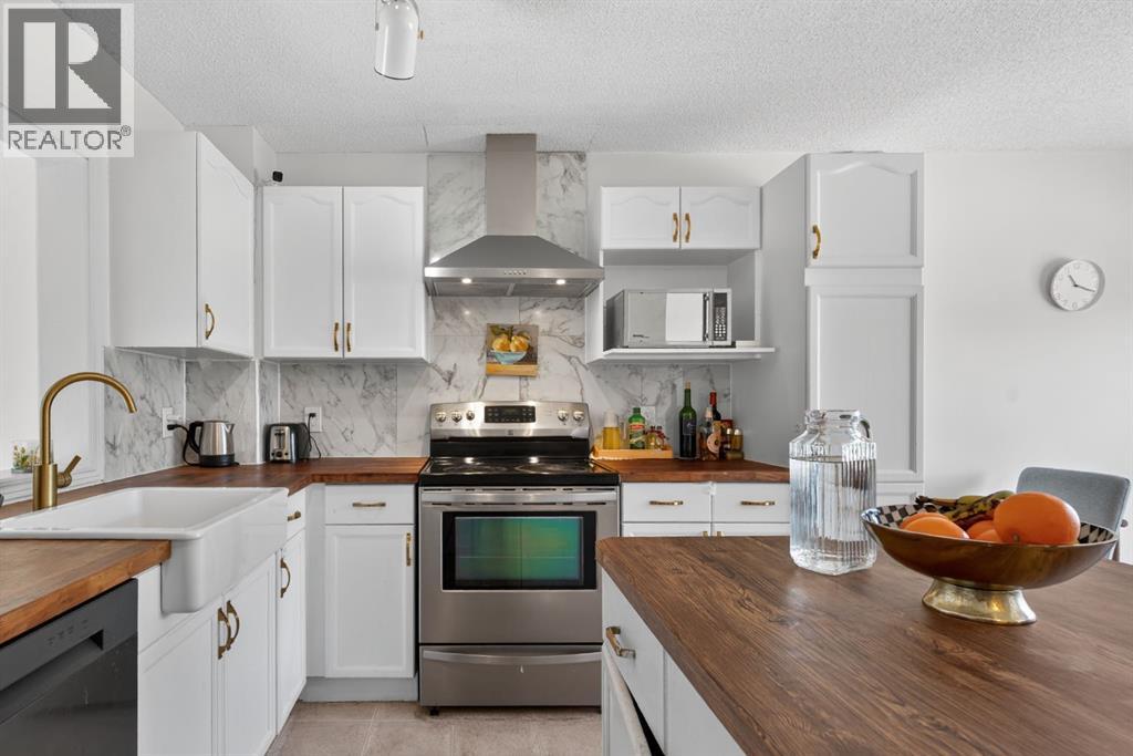 121 Rocky Ridge Court Nw, Calgary, Alberta  T3G 4S7 - Photo 14 - A2302580