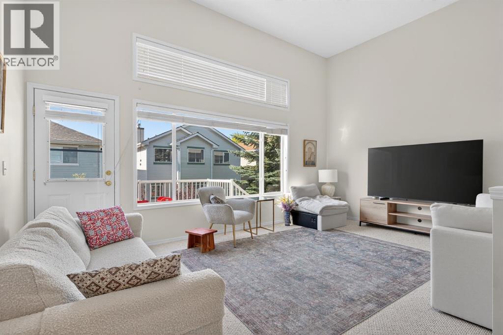 121 Rocky Ridge Court Nw, Calgary, Alberta  T3G 4S7 - Photo 4 - A2302580