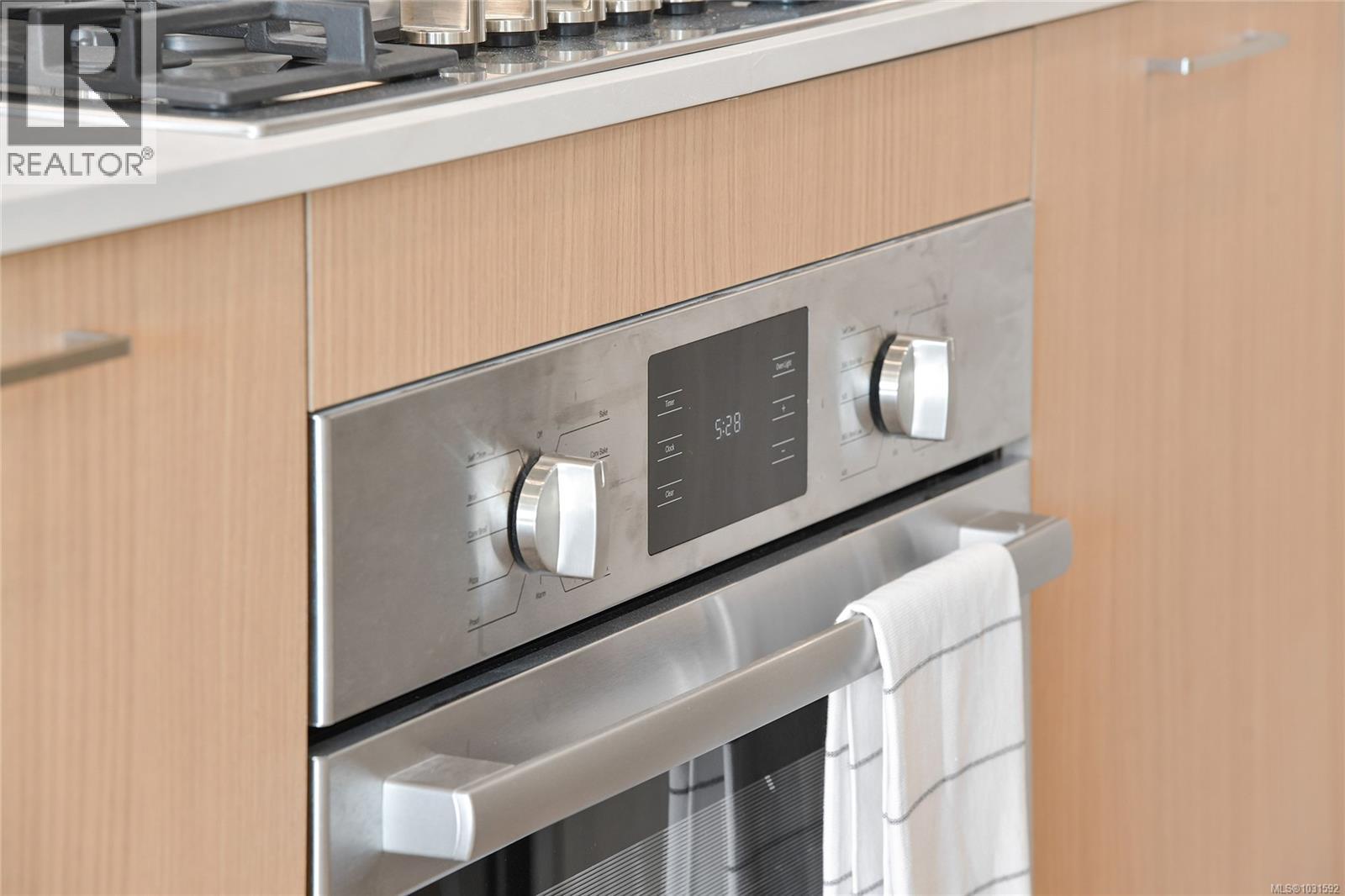 304 899 Esquimalt Ave SW, Esquimalt, British Columbia  V9A 3M5 - Photo 10 - 1031592