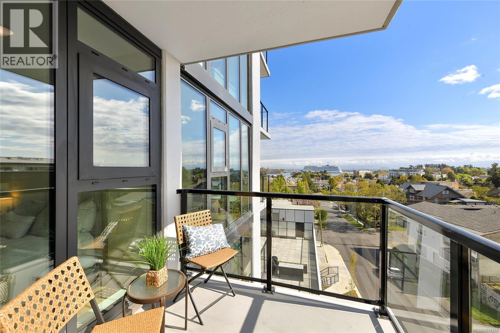 304 899 Esquimalt Ave SW, Esquimalt, British Columbia  V9A 3M5 - Photo 14 - 1031592