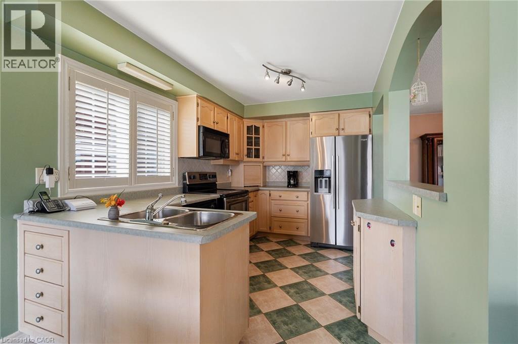 85 Edgewater Drive Unit# 10, Stoney Creek, Ontario  L8E 4Z2 - Photo 13 - 40823740