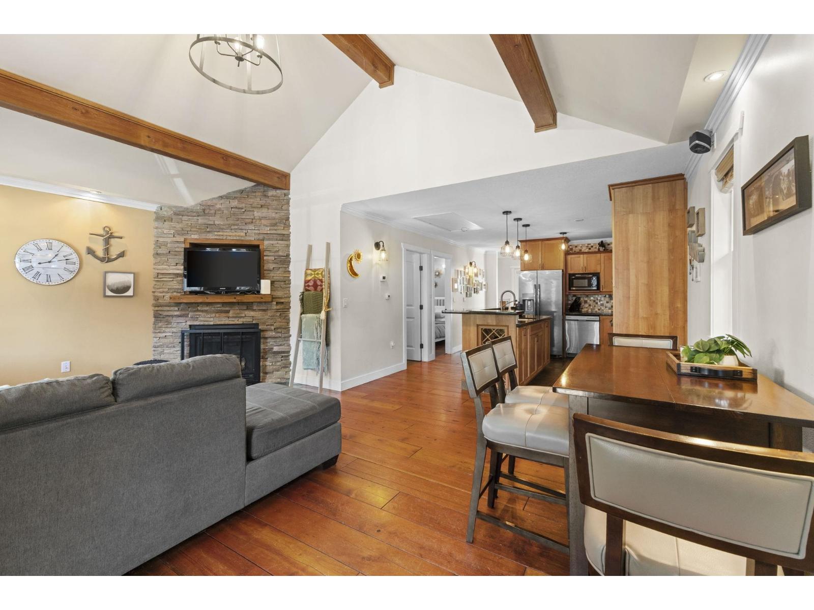 311 Spruce Street, Cultus Lake North, Cultus Lake, British Columbia  V2R 4Y7 - Photo 2 - R3115116