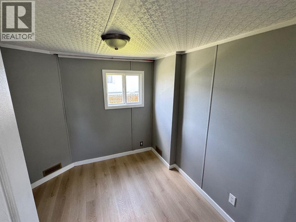 13, 4000 13 Avenue SE, Medicine Hat, Alberta  T1B 1J3 - Photo 6 - A2239442