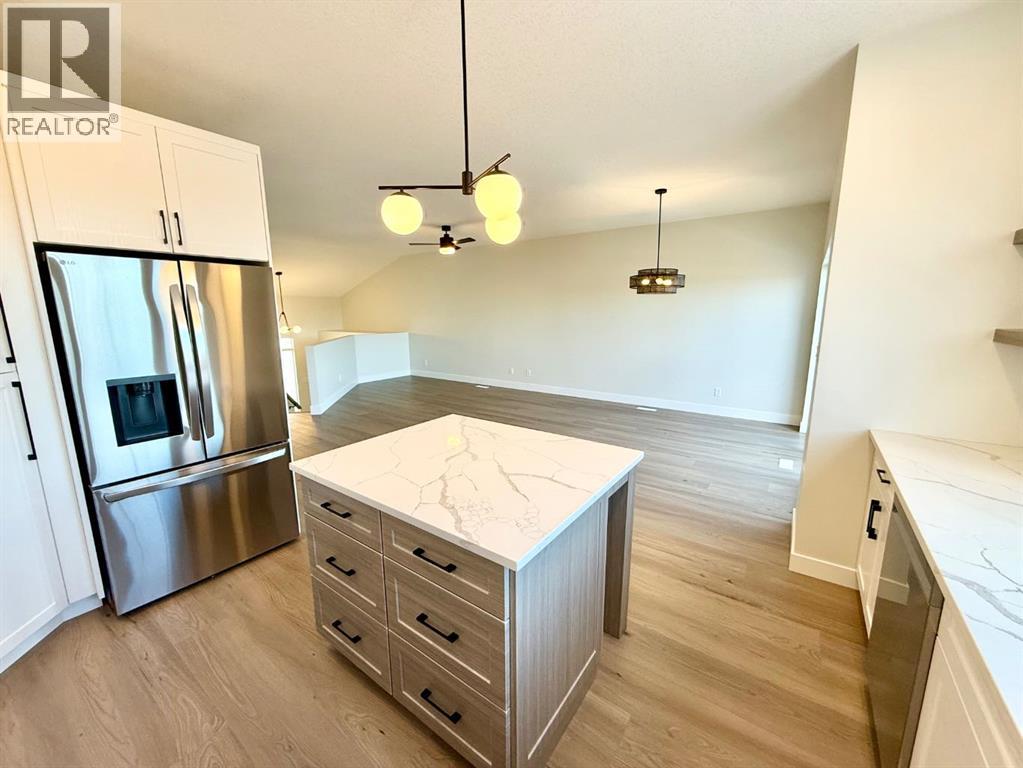 128 Trestle Place, Hinton, Alberta  T7V 0B8 - Photo 7 - A2202875