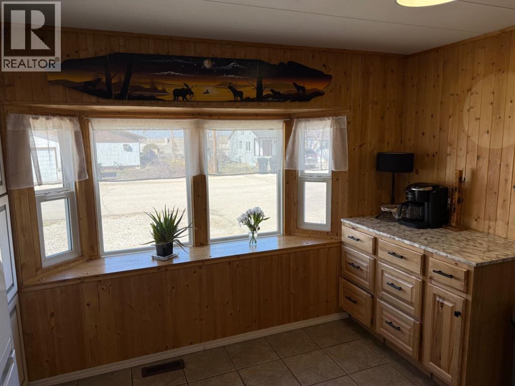 414 1 Street, Lundbreck, Alberta  T0K 1H0 - Photo 11 - A2300789