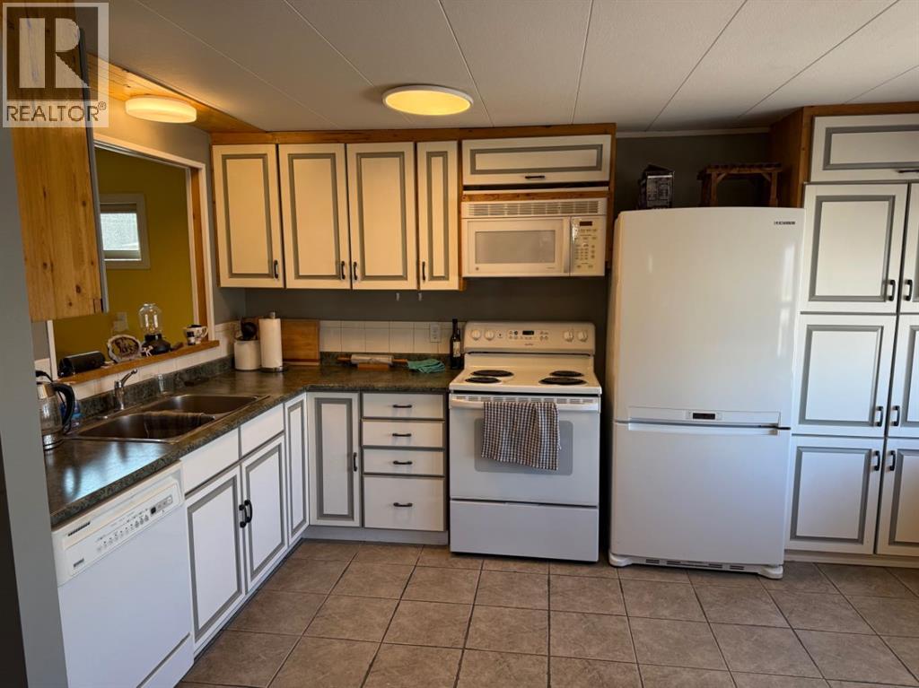 414 1 Street, Lundbreck, Alberta  T0K 1H0 - Photo 6 - A2300789