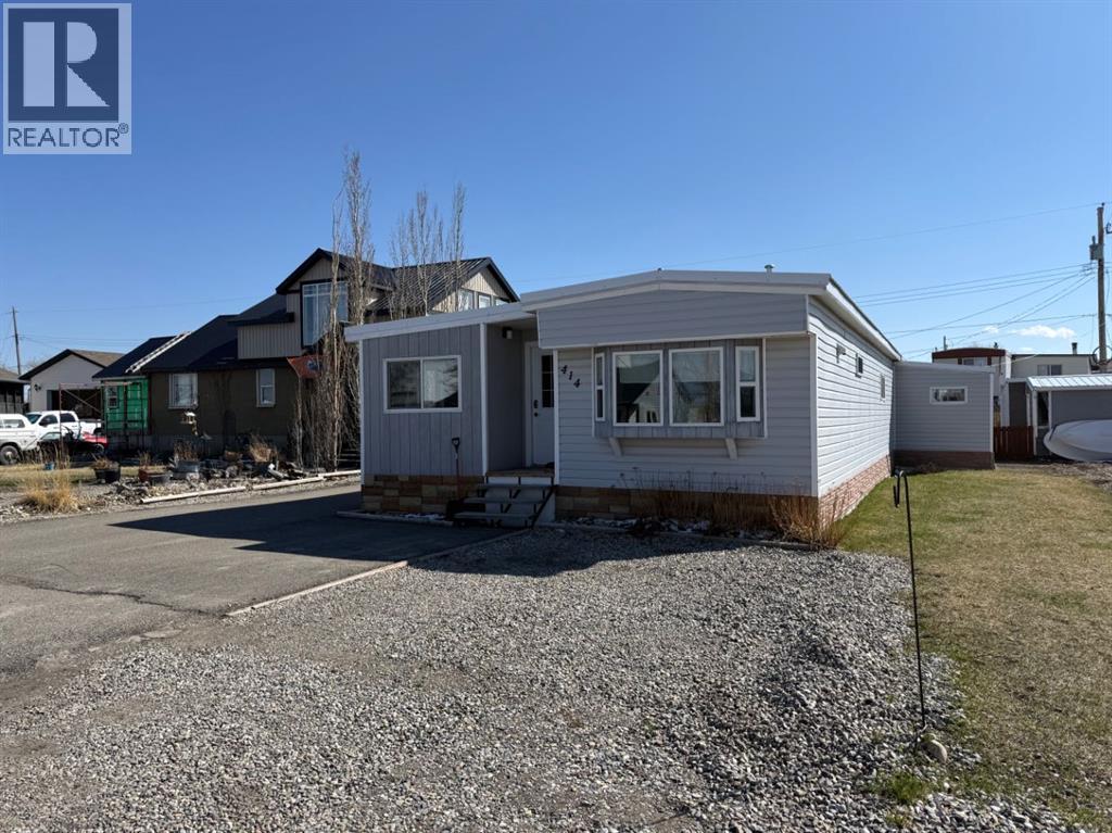 414 1 Street, Lundbreck, Alberta  T0K 1H0 - Photo 2 - A2300789