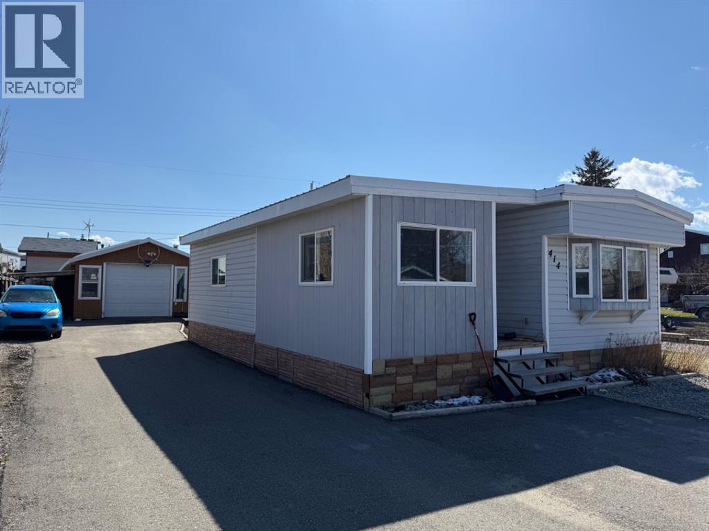 414 1 Street, Lundbreck, Alberta  T0K 1H0 - Photo 3 - A2300789
