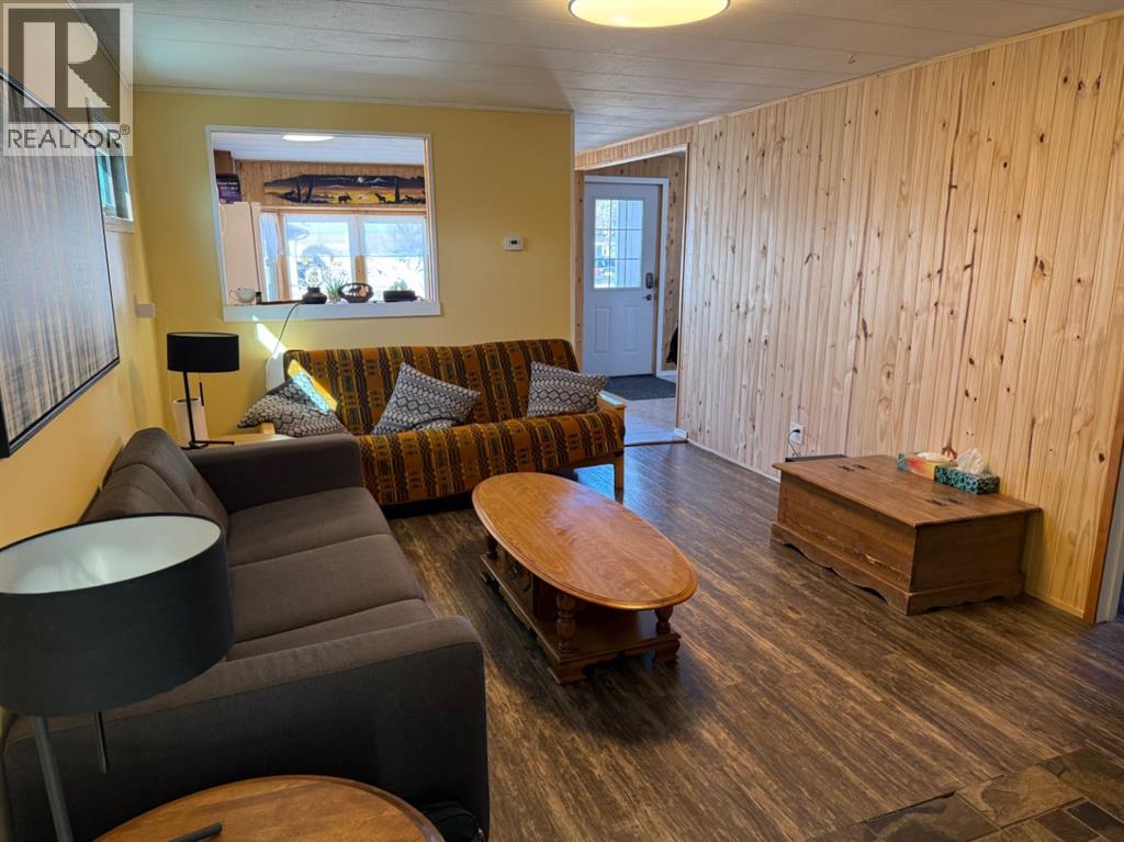 414 1 Street, Lundbreck, Alberta  T0K 1H0 - Photo 14 - A2300789