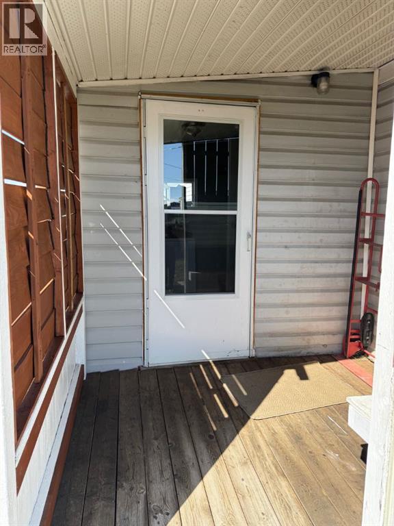 414 1 Street, Lundbreck, Alberta  T0K 1H0 - Photo 23 - A2300789