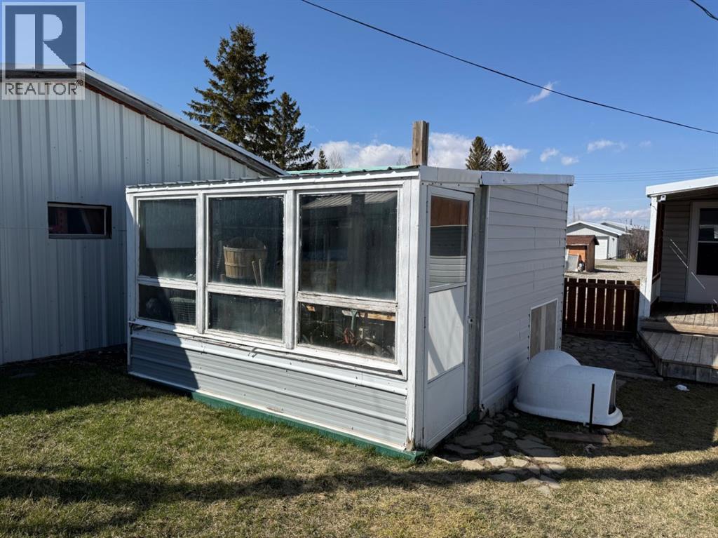 414 1 Street, Lundbreck, Alberta  T0K 1H0 - Photo 29 - A2300789