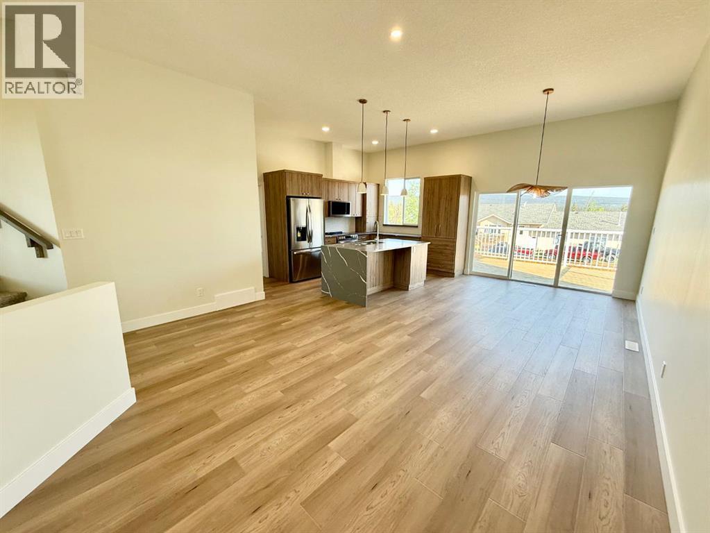 124 Trestle Place, Hinton, Alberta  T7V 0B8 - Photo 4 - A2229266