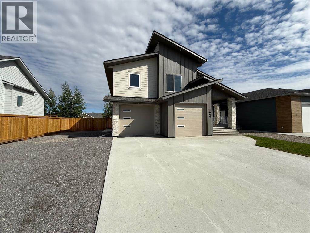 124 Trestle Place, Hinton, Alberta  T7V 0B8 - Photo 1 - A2229266