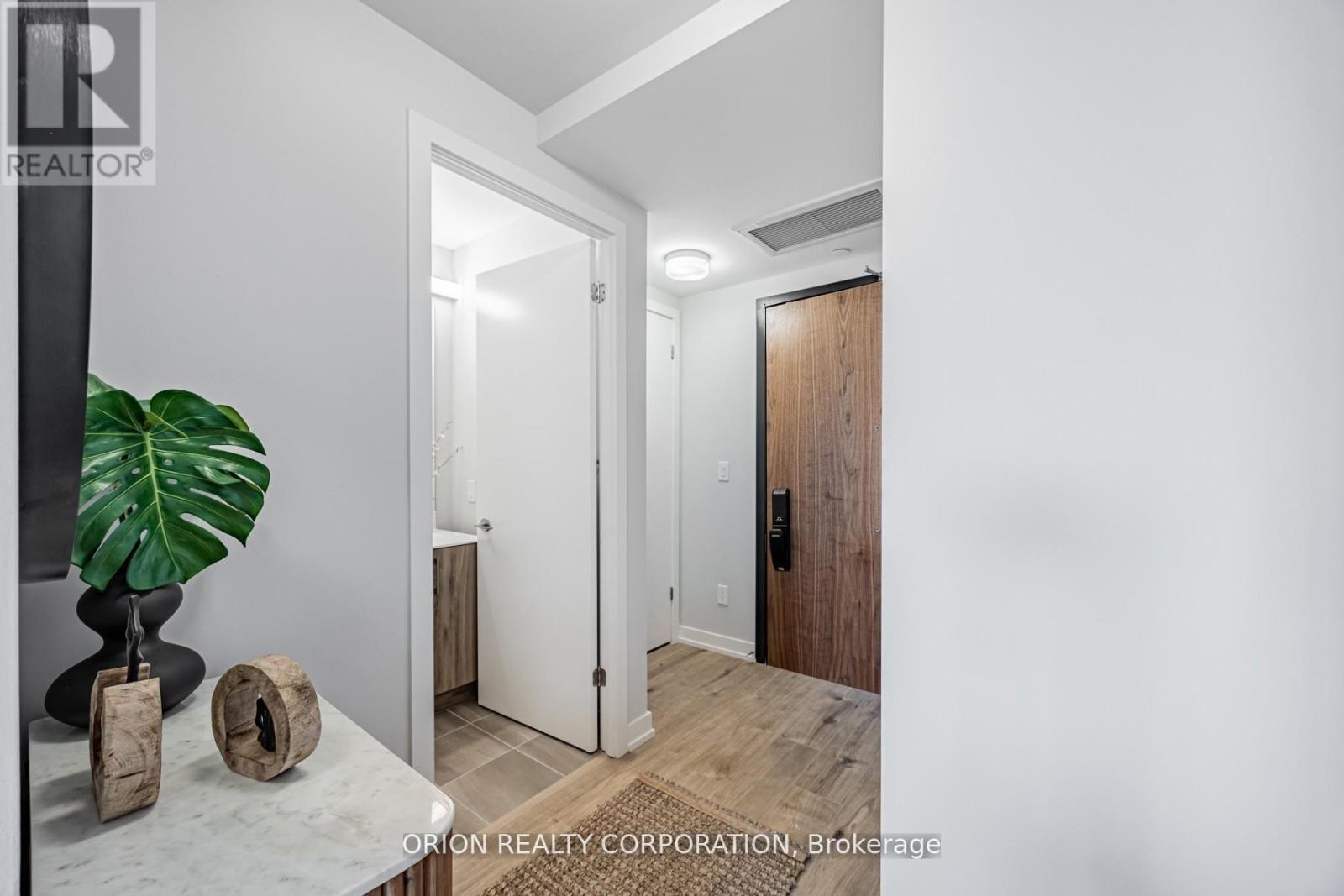 215 - 201 Brock Street S, Whitby, Ontario  L1N 4K2 - Photo 3 - E13037302