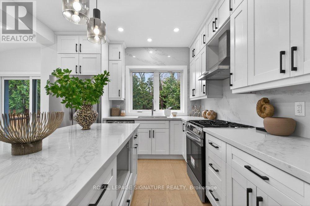 290 Chisholm Avenue, Toronto, Ontario  M4C 4W7 - Photo 16 - E13037322